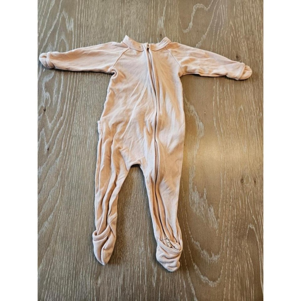 Goumi baby girl sleeper 3-6‎ mos